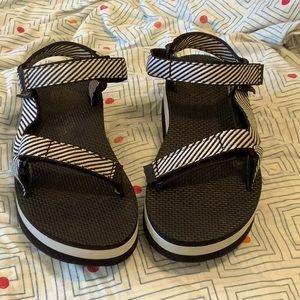 Striped flatform tevas
